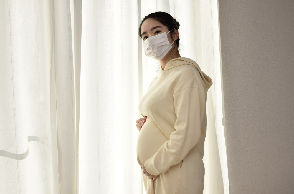 bau bikin mual saat hamil, morning sickness, cara atasi mual hamil, bumil sensitif bau, bau yang bikin mual ibu hamil, Bunda, si Kecil